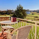 Country Vintage House - With Garden Appartamento *