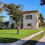 Country Vintage House - With Garden *