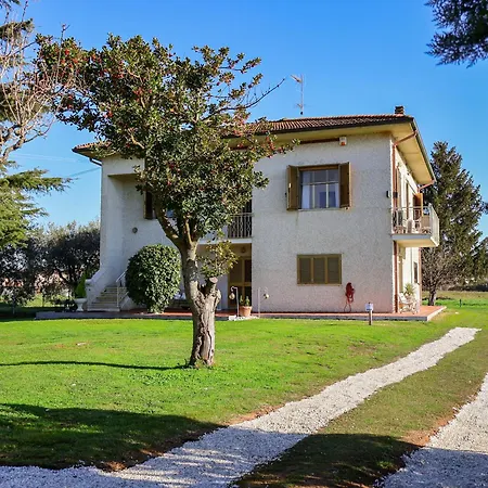 Country Vintage House - With Garden *